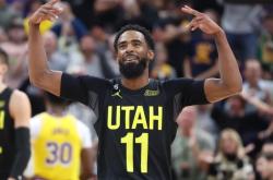 集结日犹他爵士备战亚冠，远射贴柱细节曝光，管理层满意，控场能力受关注的简单介绍-开云app官网